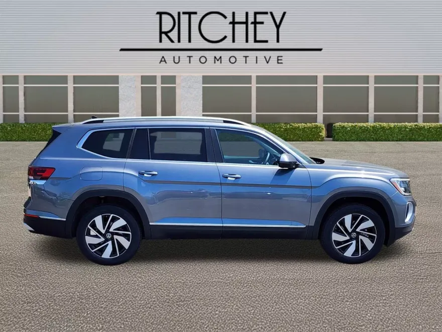 2024 Volkswagen Atlas SE Technology photo 1