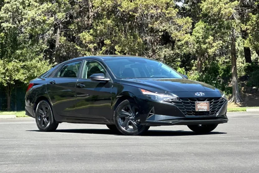 2023 Hyundai Elantra Hybrid Blue photo 1