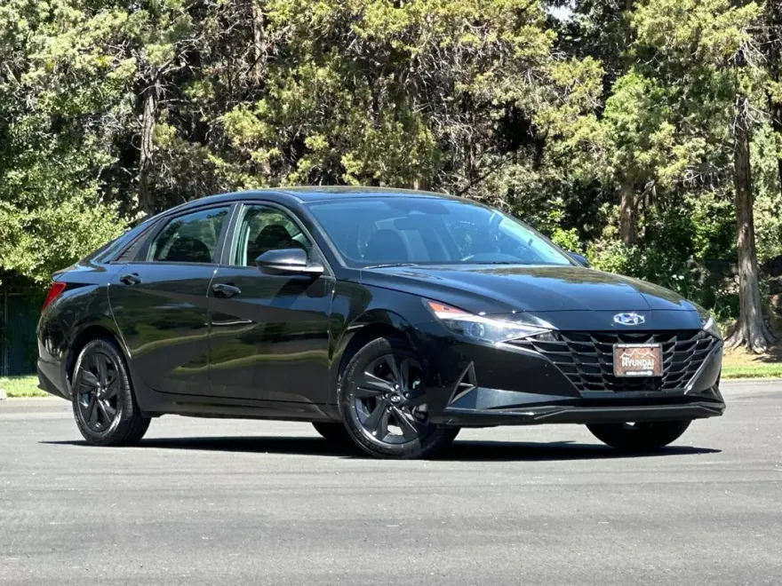 2023 Hyundai Elantra Hybrid Blue photo 1