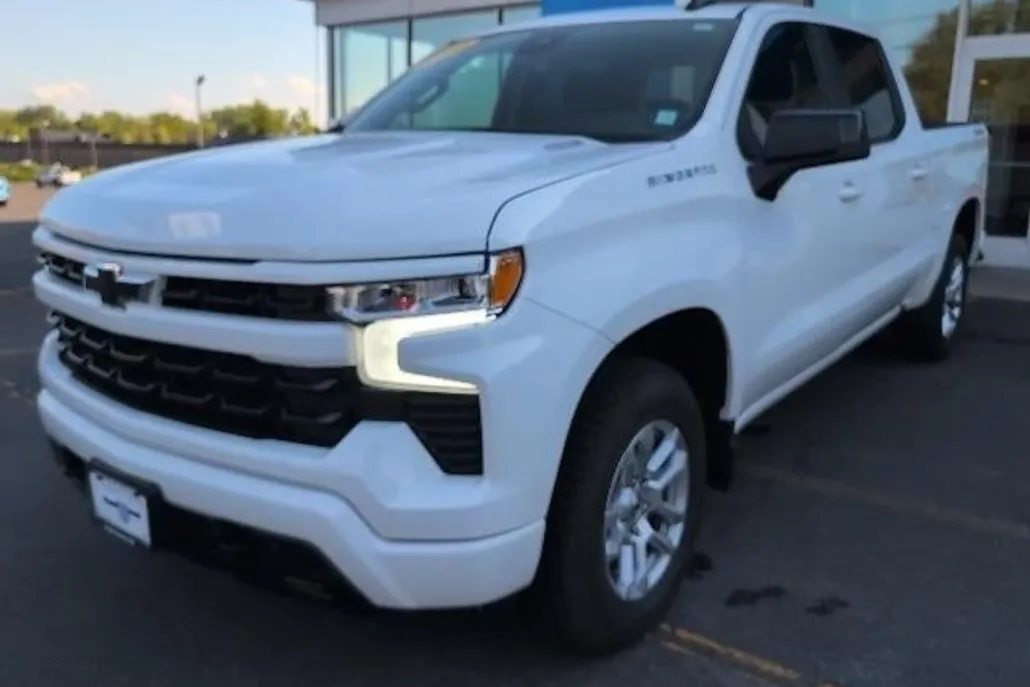 2023 Chevrolet Silverado 1500 RST photo 1