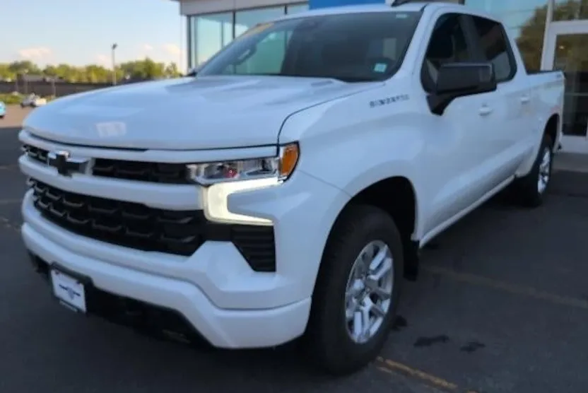 2023 Chevrolet Silverado 1500 RST photo 1