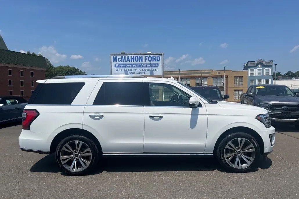 2021 Ford Expedition Limited photo 1