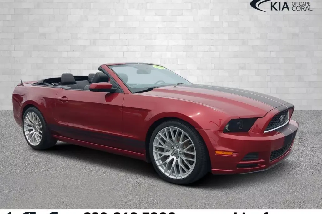 2014 Ford Mustang V6 Premium photo 1