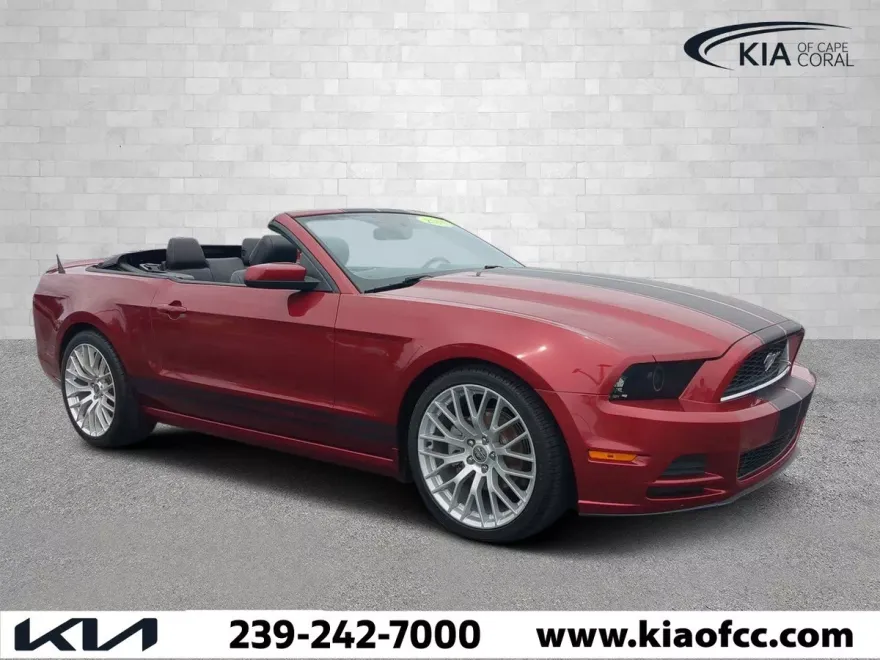 2014 Ford Mustang V6 Premium photo 1