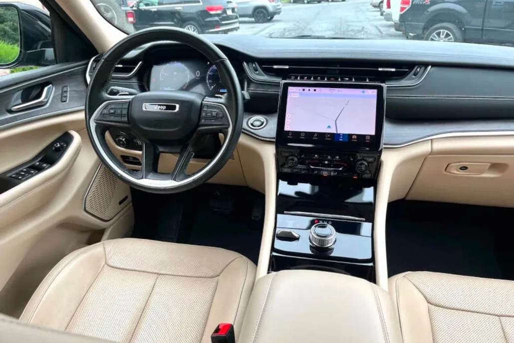 2022 Jeep Grand Cherokee Limited photo 1