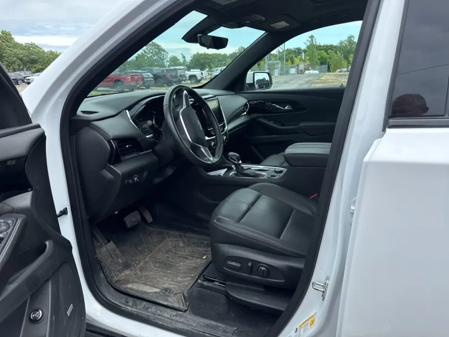 2023 Chevrolet Traverse RS photo 1