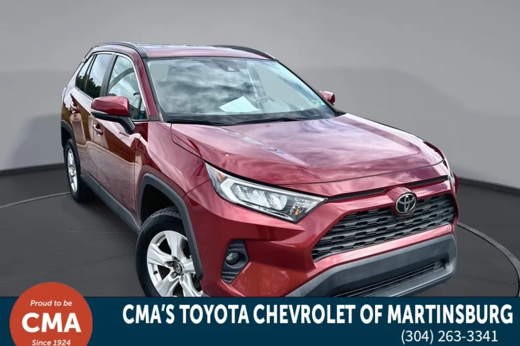2021 Toyota RAV4 XLE photo 1