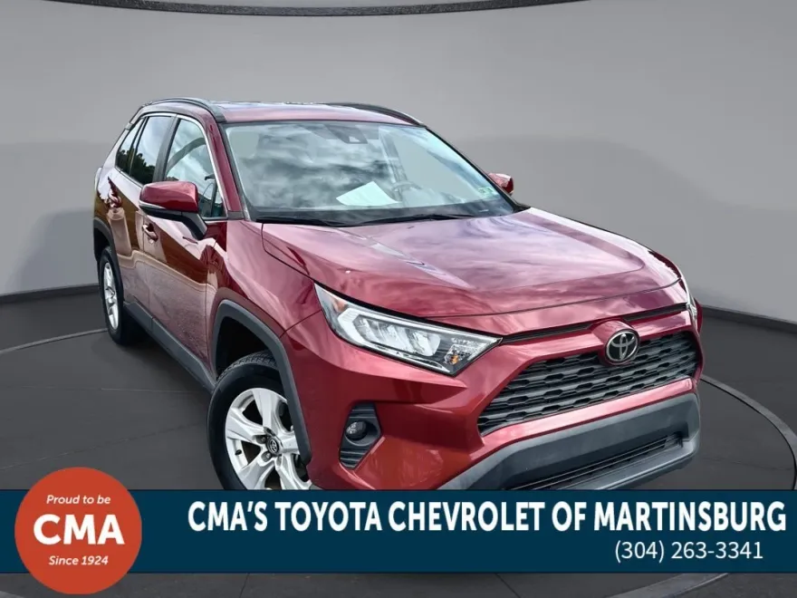2021 Toyota RAV4 XLE photo 1