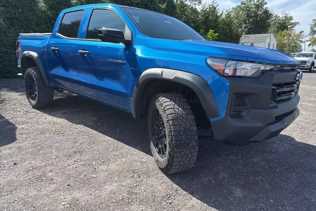 2023 Chevrolet Colorado Trail Boss photo 1
