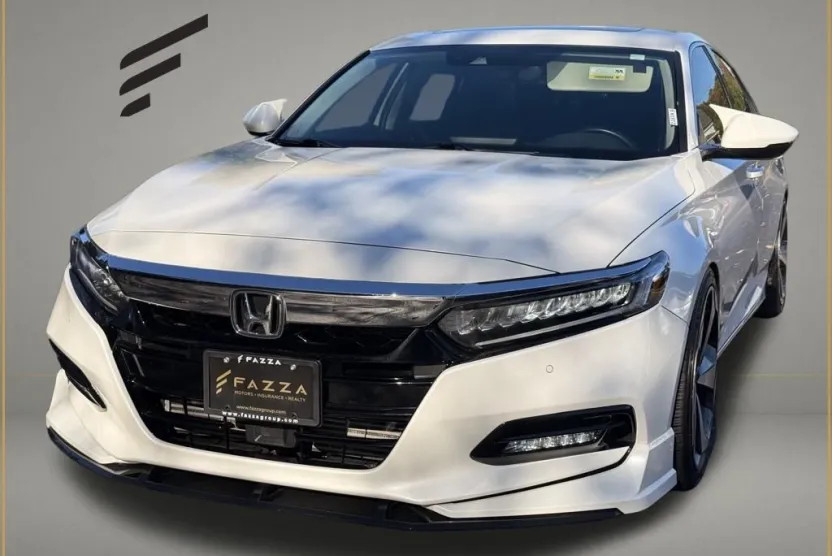 2019 Honda Accord Touring 2.0T photo 1