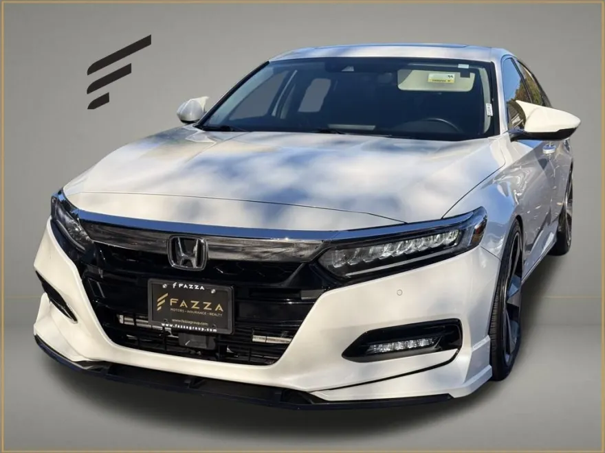 2019 Honda Accord Touring 2.0T photo 1
