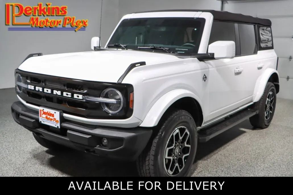 2022 Ford Bronco Outer Banks photo 1