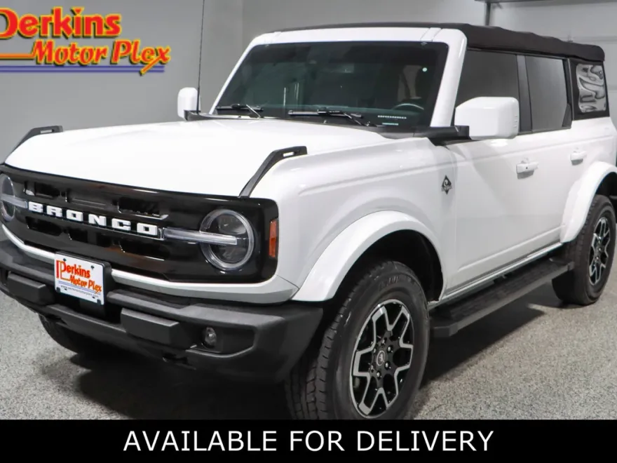 2022 Ford Bronco Outer Banks photo 1