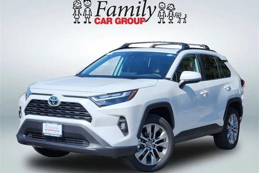 2025 Toyota RAV4 XLE Premium photo 1
