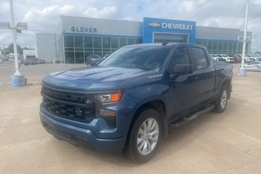 2024 Chevrolet Silverado 1500 Custom photo 1