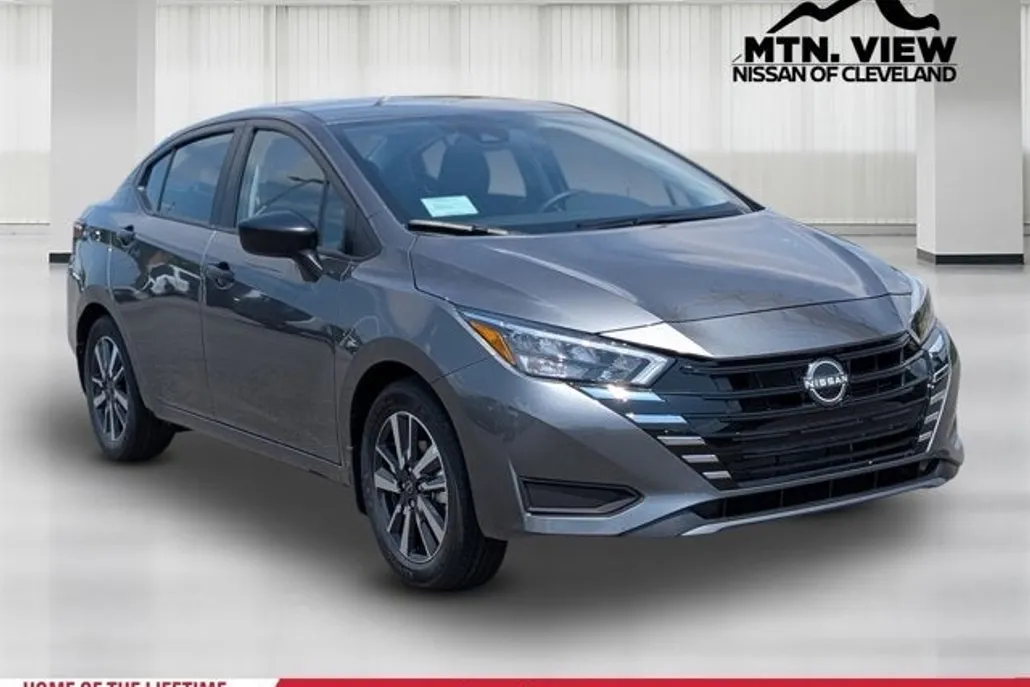 2025 Nissan Versa S photo 1