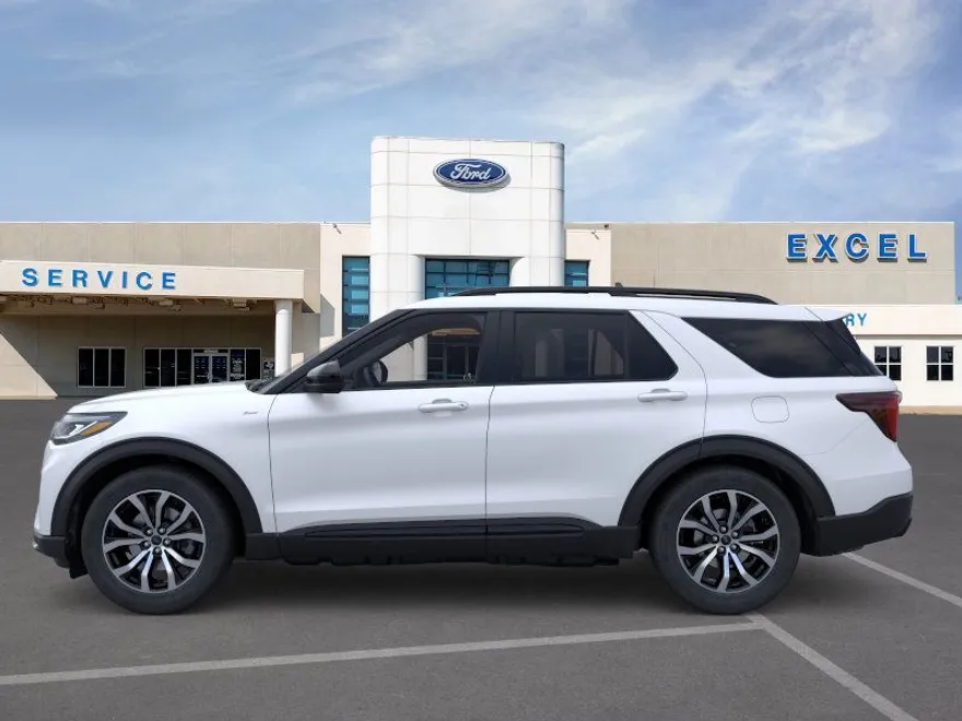 2025 Ford Explorer ST-Line photo 1