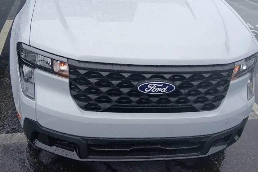 2025 Ford Maverick XLT photo 1