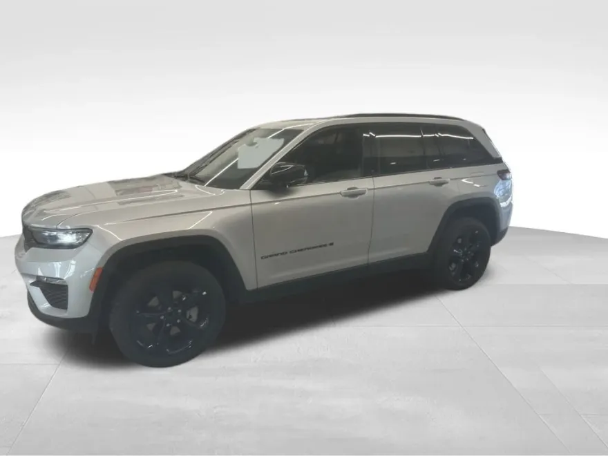 2025 Jeep Grand Cherokee Limited photo 1