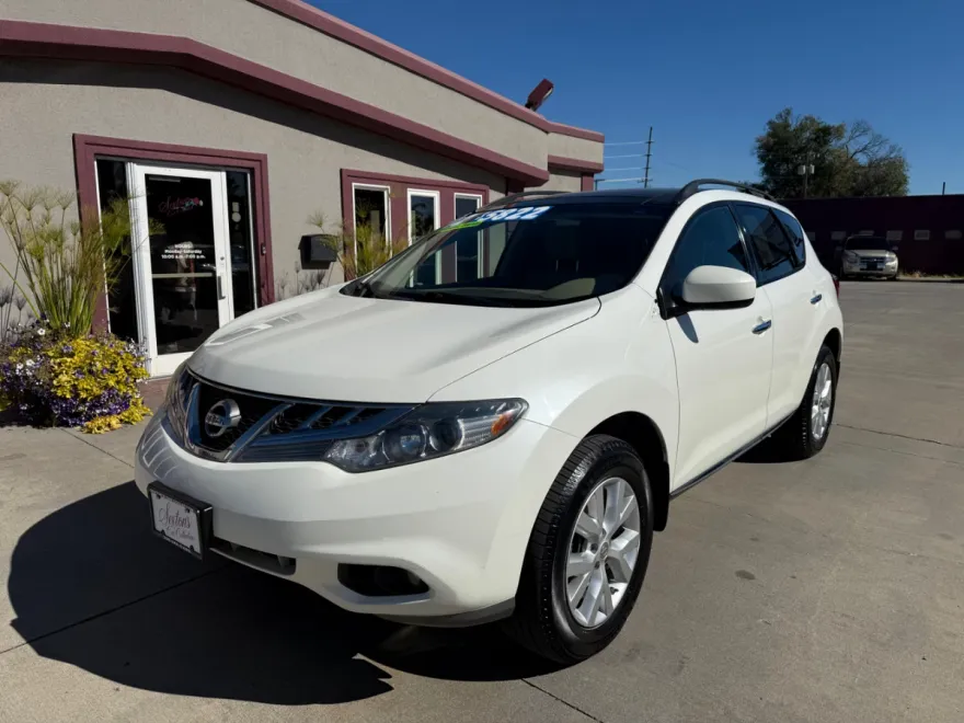 2012 Nissan Murano SV photo 1