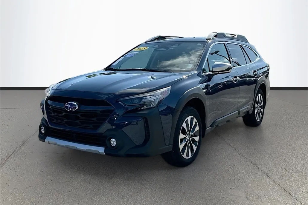 2023 Subaru Outback Touring photo 1