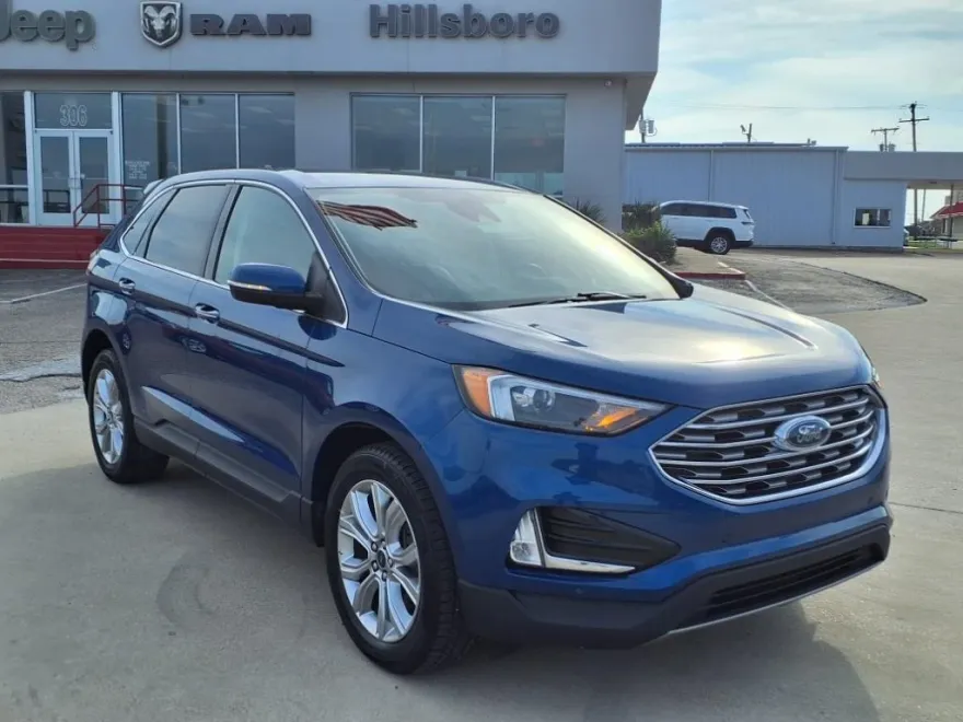2022 Ford Edge Titanium photo 1