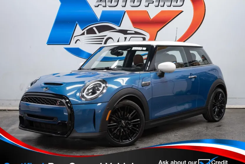 2023 Mini Cooper S Hardtop 2 Door Iconic photo 1
