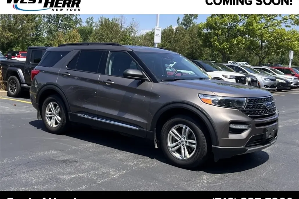 2021 Ford Explorer XLT photo 1