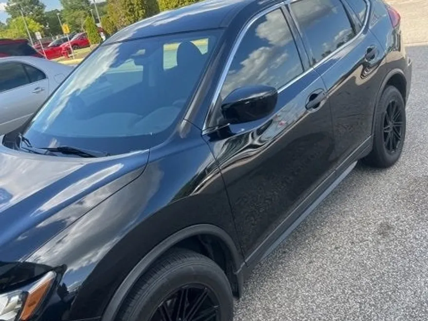 2020 Nissan Rogue S photo 1