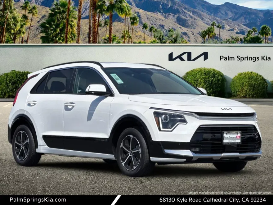 2025 Kia Niro SX photo 1