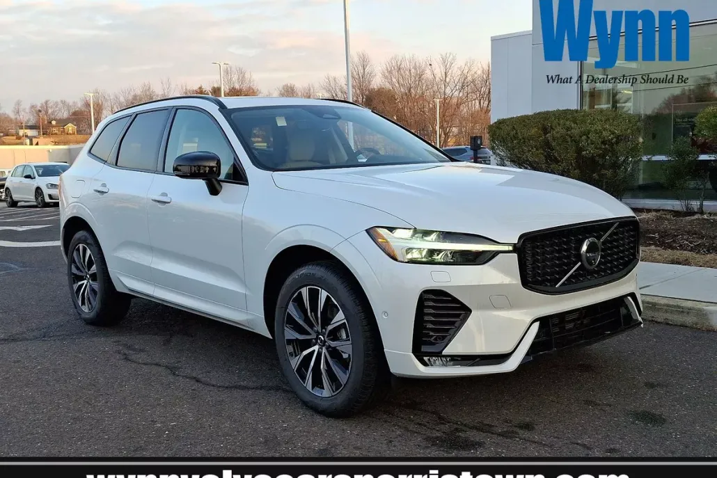 2025 Volvo XC60 B5 Plus photo 1