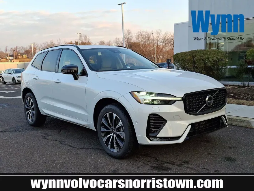 2025 Volvo XC60 B5 Plus photo 1