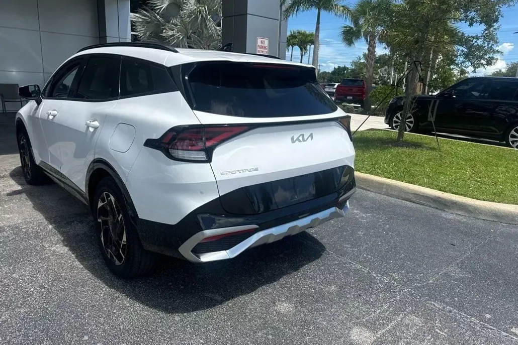 2023 Kia Sportage photo 1