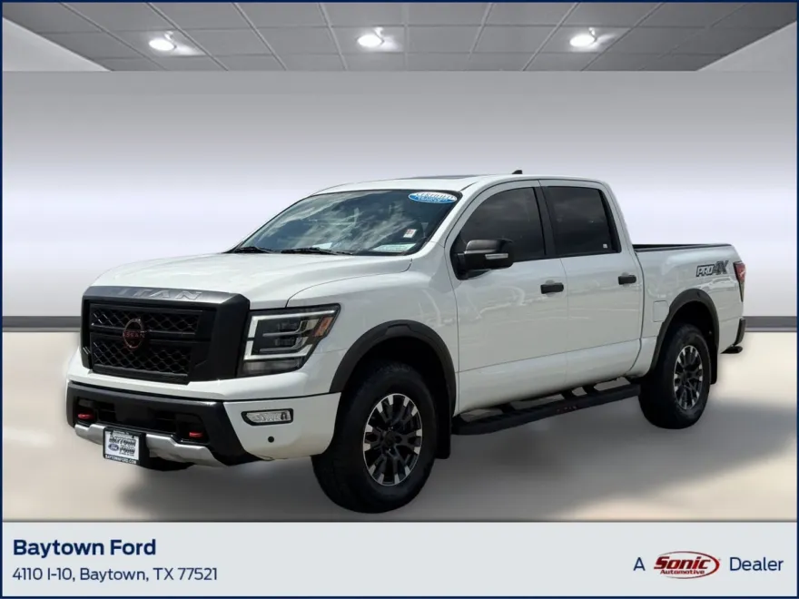 2024 Nissan Titan PRO-4X photo 1