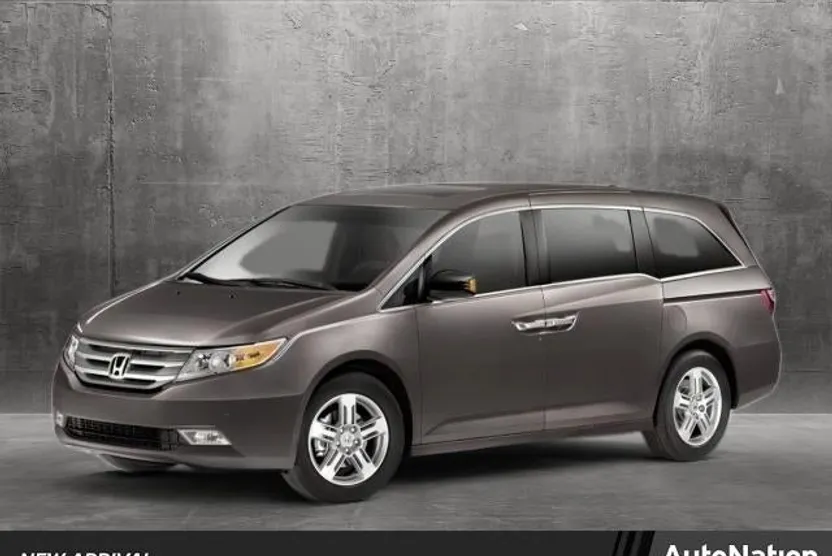 2011 Honda Odyssey Touring Elite photo 1