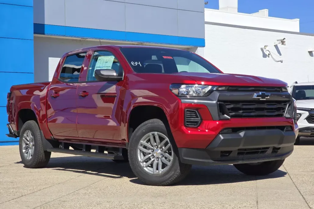 2026 Chevrolet Colorado LT photo 1