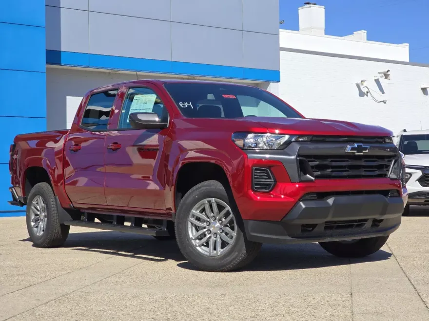 2026 Chevrolet Colorado LT photo 1