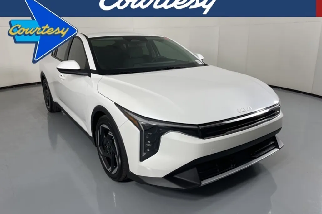 2025 Kia K4 EX photo 1