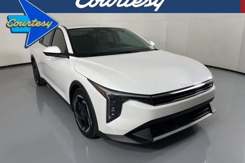 2025 Kia K4 EX photo 1