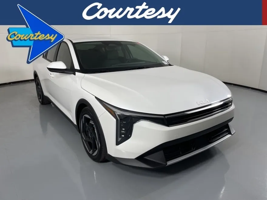 2025 Kia K4 EX photo 1