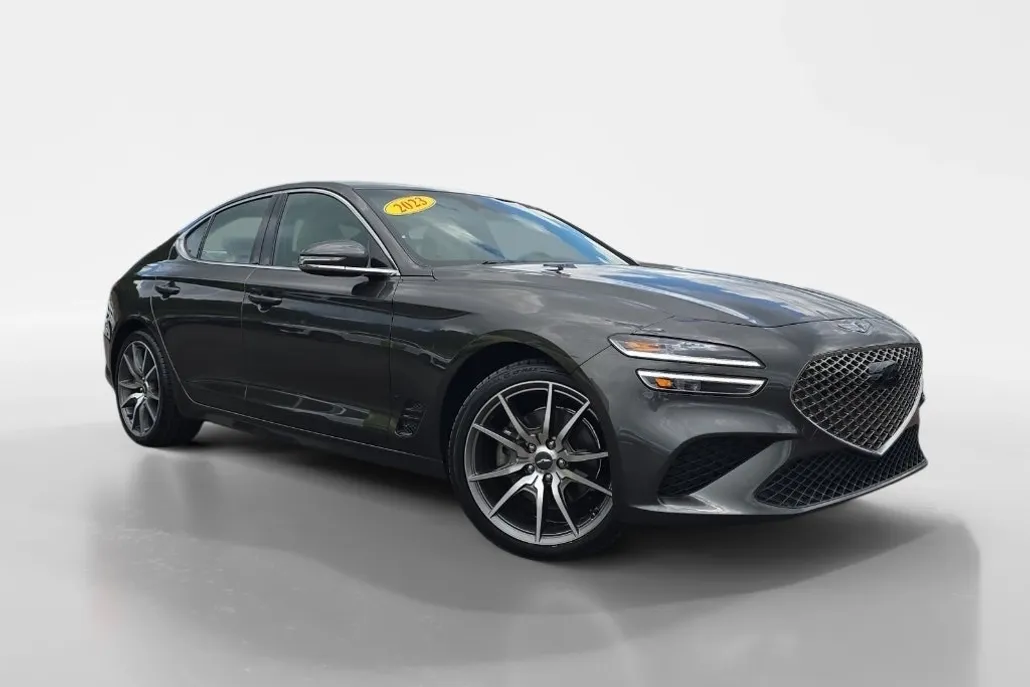 2023 Genesis G70 2.0T photo 1
