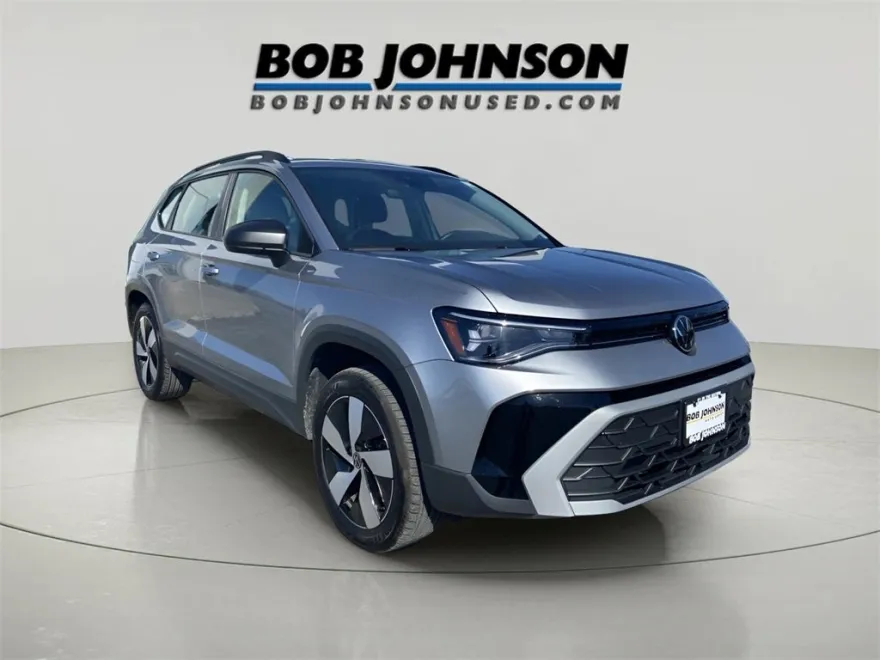 2025 Volkswagen Taos S photo 1