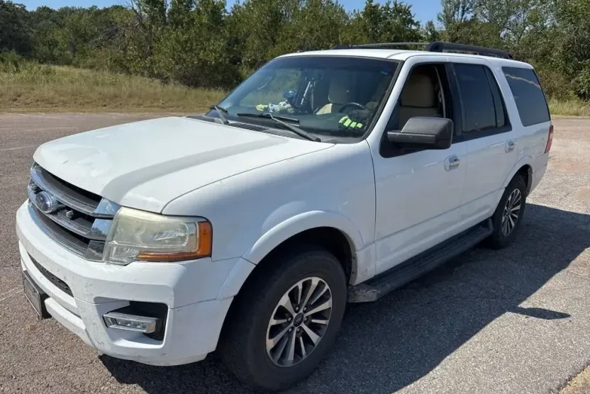 2015 Ford Expedition XLT photo 1