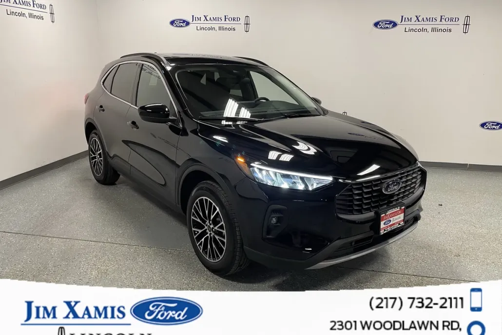 2025 Ford Escape Titanium photo 1