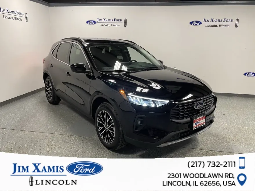 2025 Ford Escape Titanium photo 1