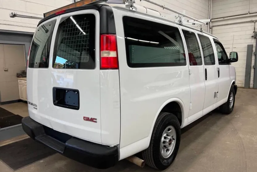 2013 Gmc Savana 3500 Cargo photo 1