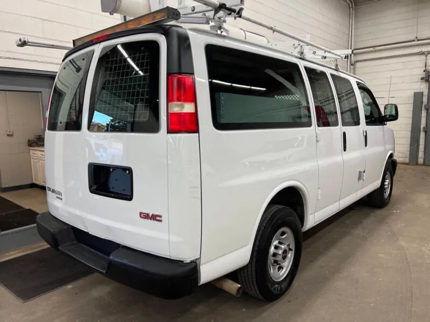 2013 Gmc Savana 3500 Cargo photo 1