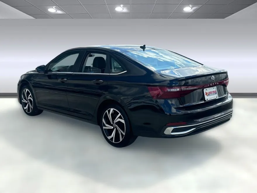 2025 Volkswagen Jetta SEL photo 1