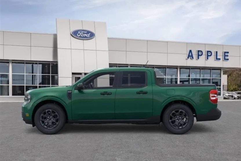 2025 Ford Maverick XLT photo 1