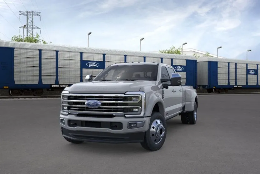 2026 Ford F-450 Platinum photo 1
